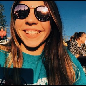 Meet your Posher, Emily